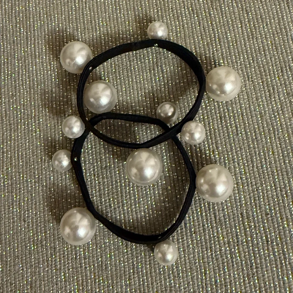 Elegant Black and White Pearl Hair Ties